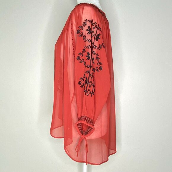 Willow and Clay Red w/ Black Embroidered Balloon‎ Sleeve Top Size 2X - Picture 4 of 7